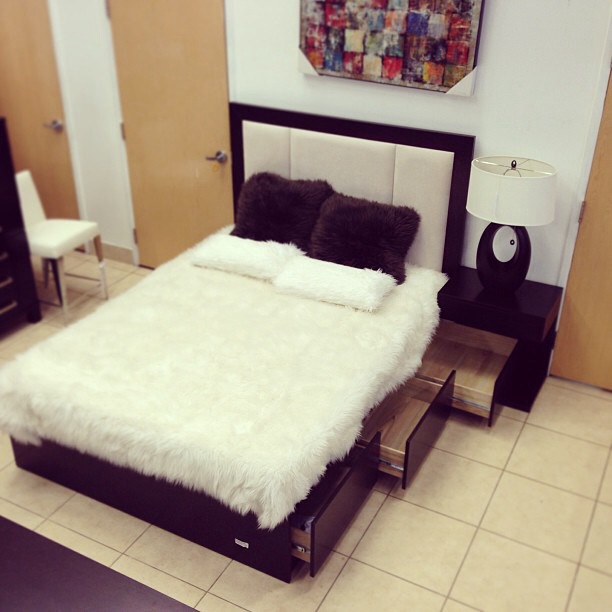 Tempat Tidur Minimalis Jog 3 Laci