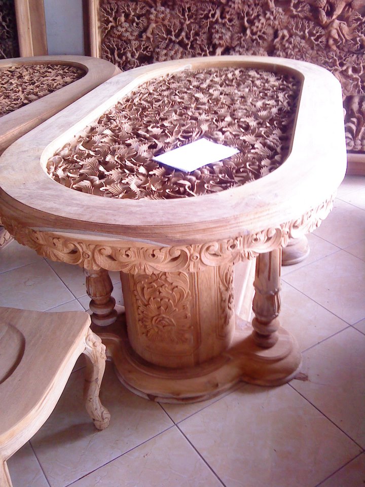 Relief Meja Makan 2 Meter kaki gendong 