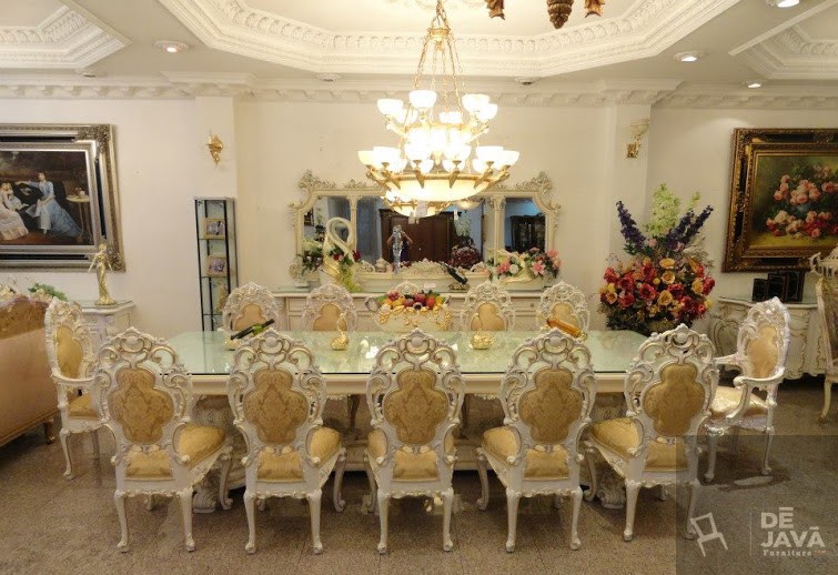 Minerva Dining Set