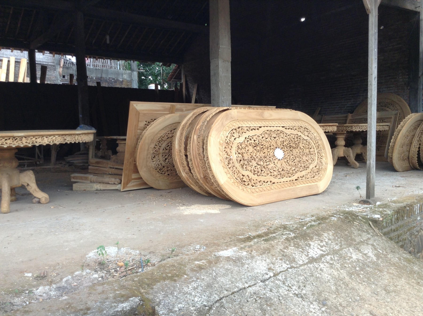 Meja Makan Ukir Jepara
