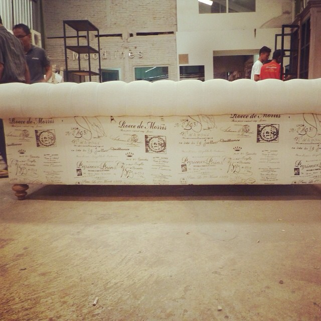 American Style Sofa Script