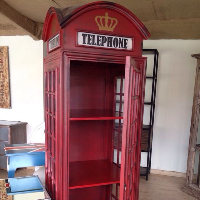 Lemari telephone