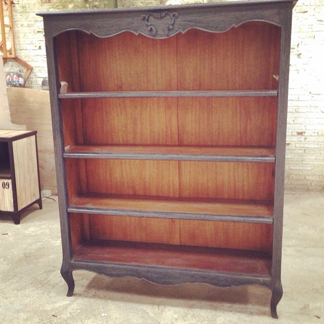 French Vintage Shelves Cabinet 
