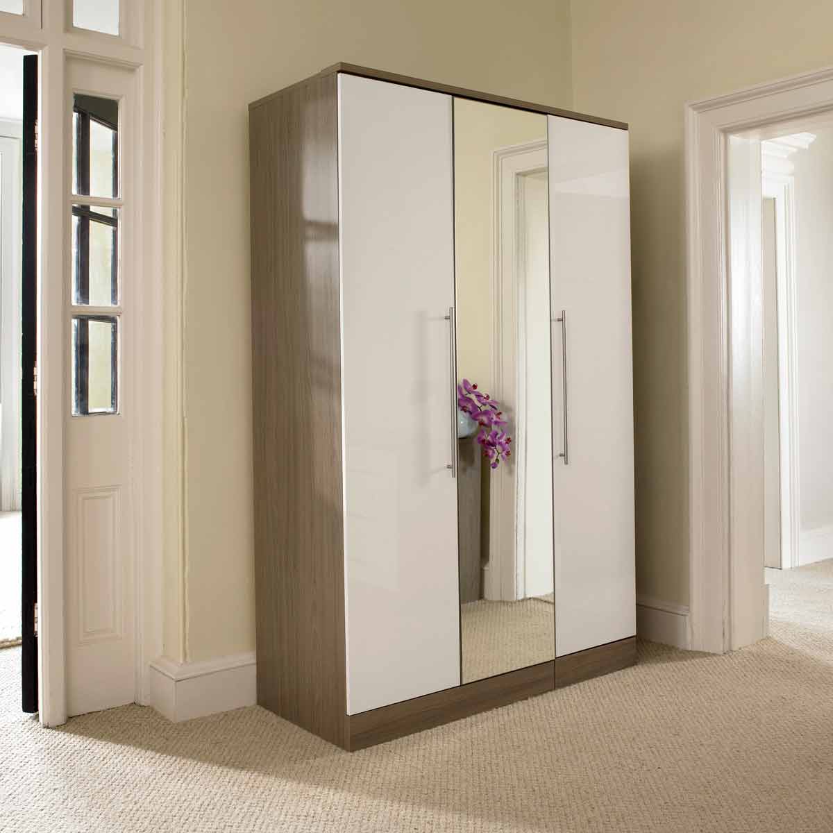 White Gloss Lemari Pakaian Minimalis Jati 3 Pintu Kode LP-027