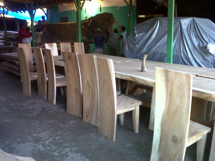 Meja Makan Kayu Trembesi Blok